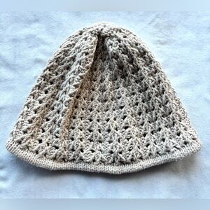 Cream Handwoven Beanie
Like New / Never Worn
